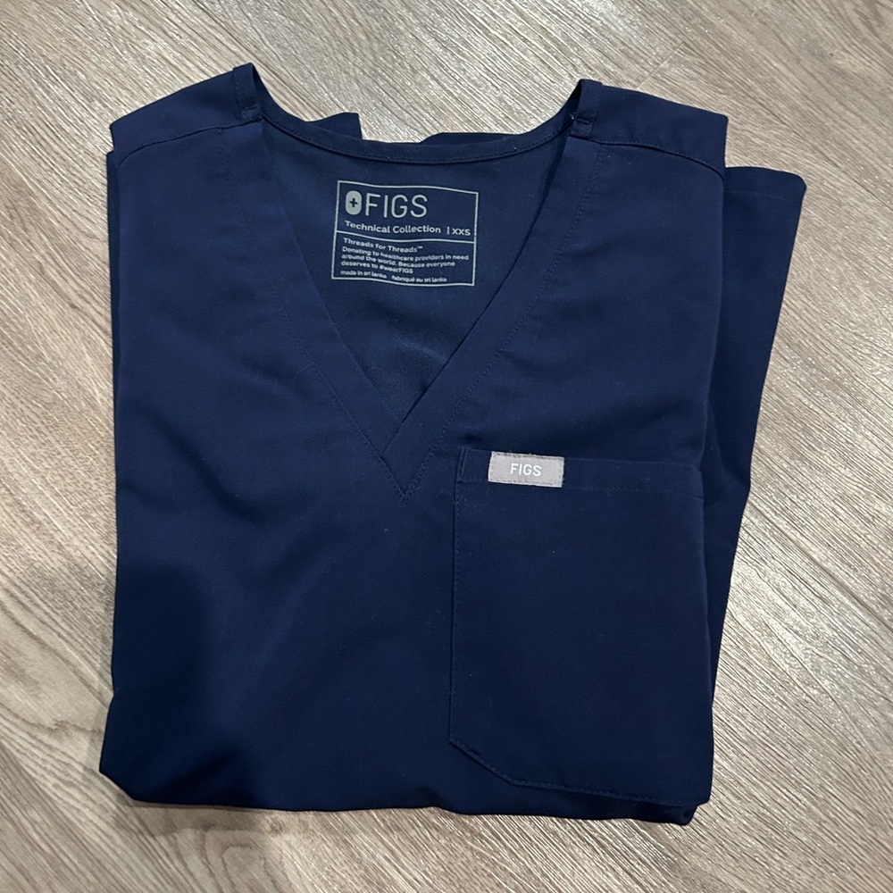 Figs one pocket scrub top